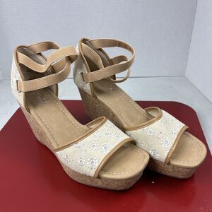 Y•Not? Wedge Sandles Women's 8.5 M Harlie Brown/Cream Cork‎ Boho Hippy Coquette